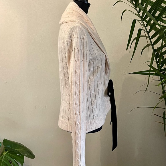 Ralph Lauren Women’s Cashmere Sweater, Size Medium, Cream with Black Velvet Ties - Picture 10 of 11